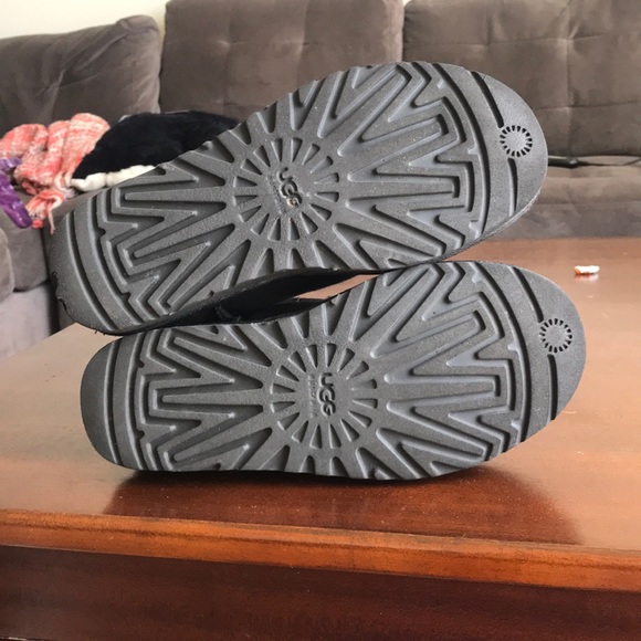 Black, Classic style UGG boots - Picture 6 of 6